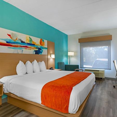 Best Western Plus Executive Hotel Richmond Dumbarton Екстериор снимка
