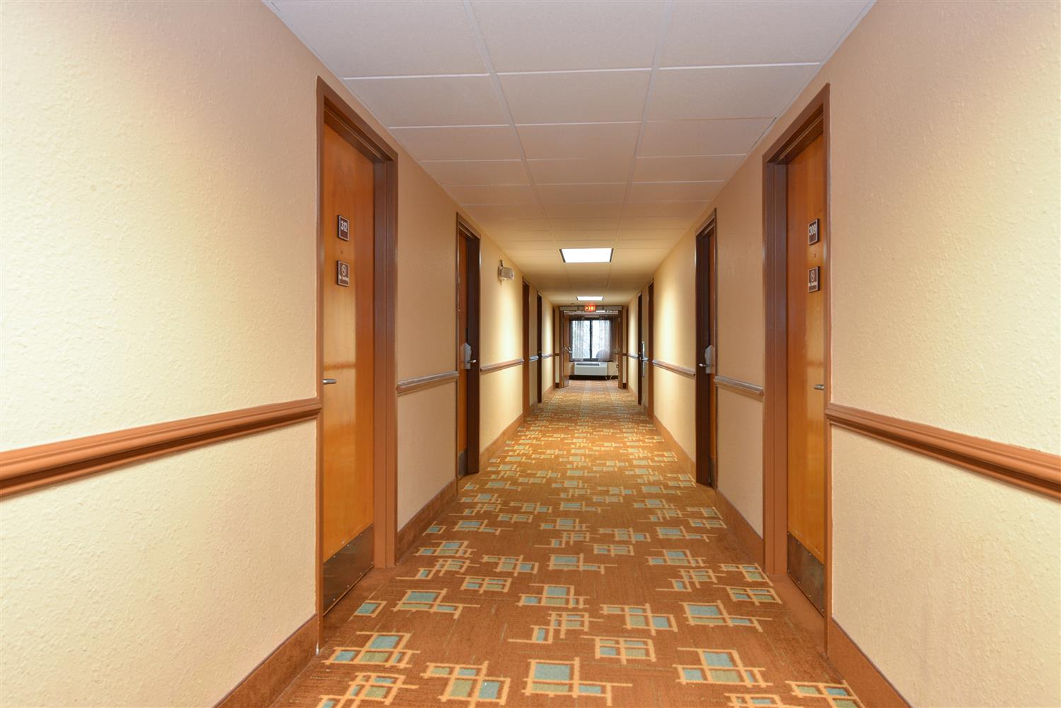 Best Western Plus Executive Hotel Richmond Dumbarton Екстериор снимка