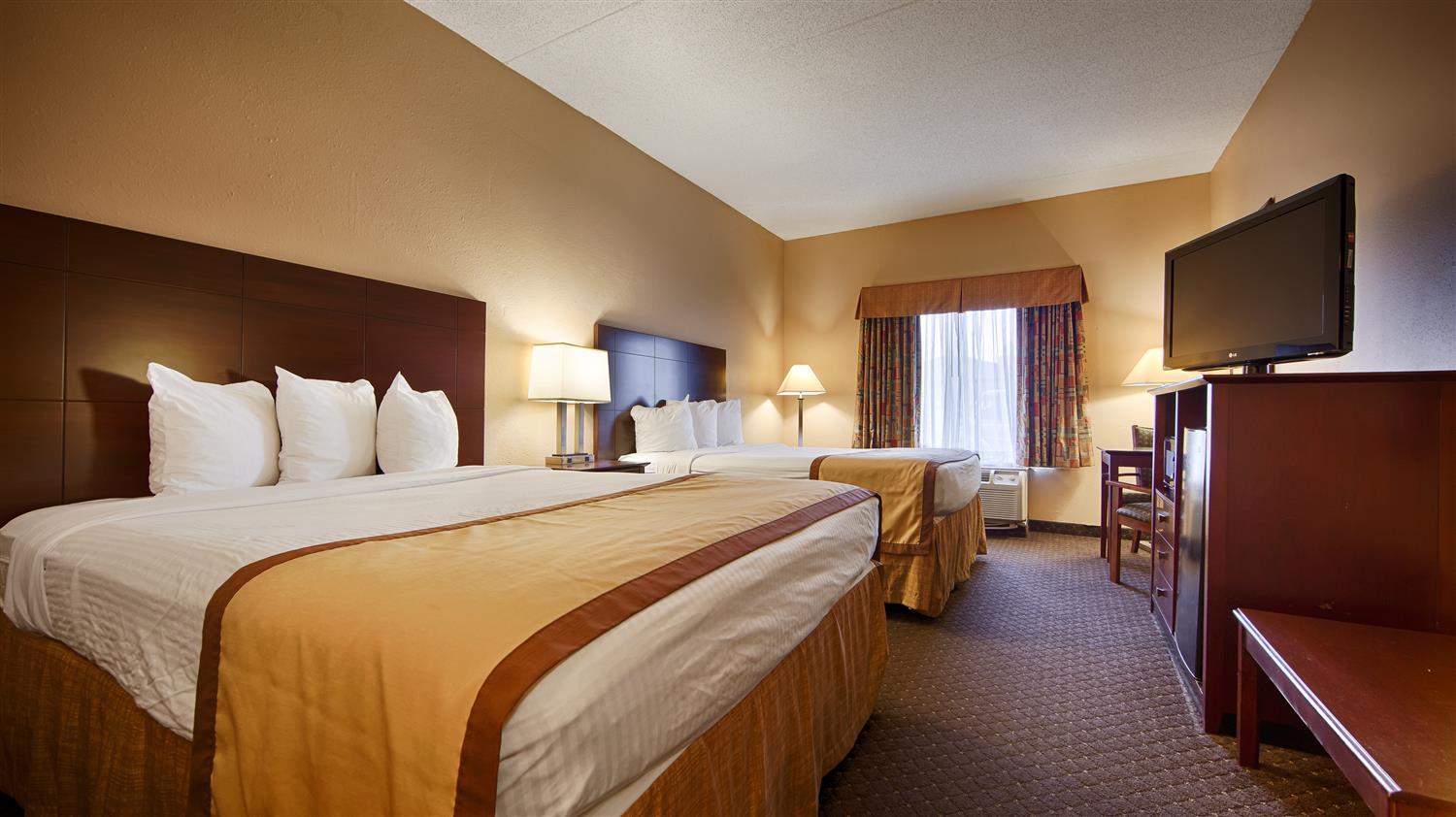 Best Western Plus Executive Hotel Richmond Dumbarton Екстериор снимка
