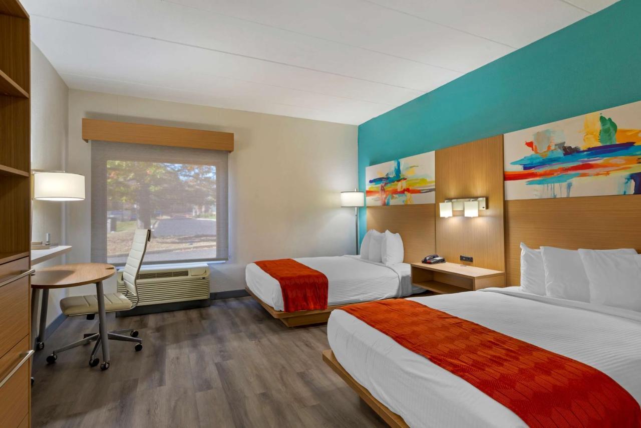 Best Western Plus Executive Hotel Richmond Dumbarton Екстериор снимка