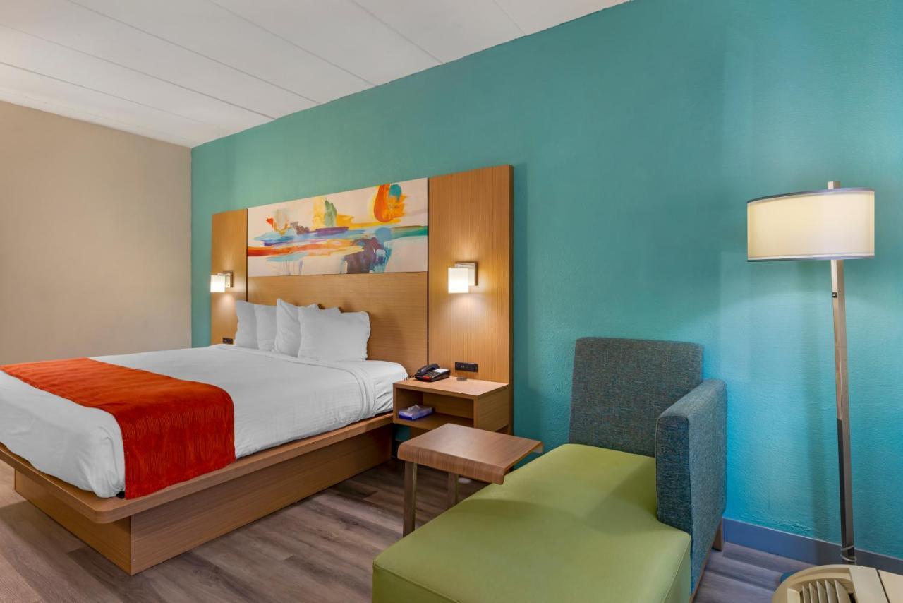 Best Western Plus Executive Hotel Richmond Dumbarton Екстериор снимка