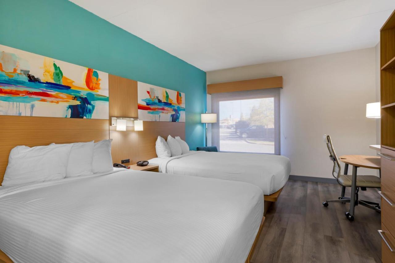 Best Western Plus Executive Hotel Richmond Dumbarton Екстериор снимка