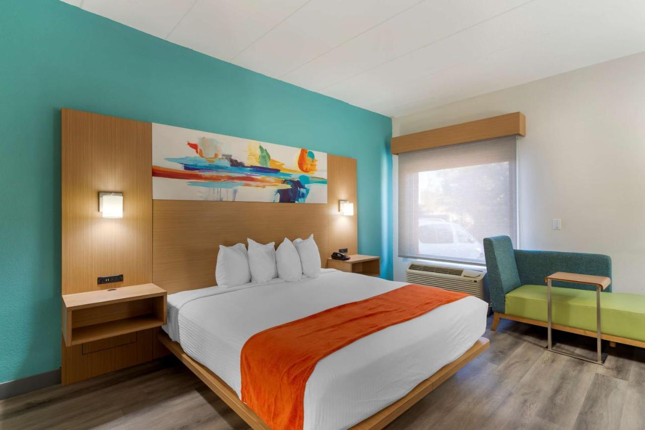 Best Western Plus Executive Hotel Richmond Dumbarton Екстериор снимка